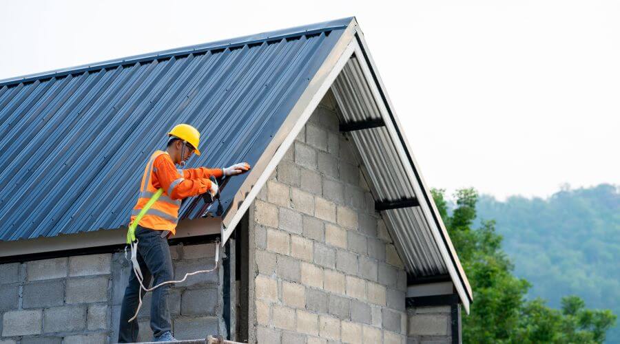 Professional residential roofers in Decker, MI